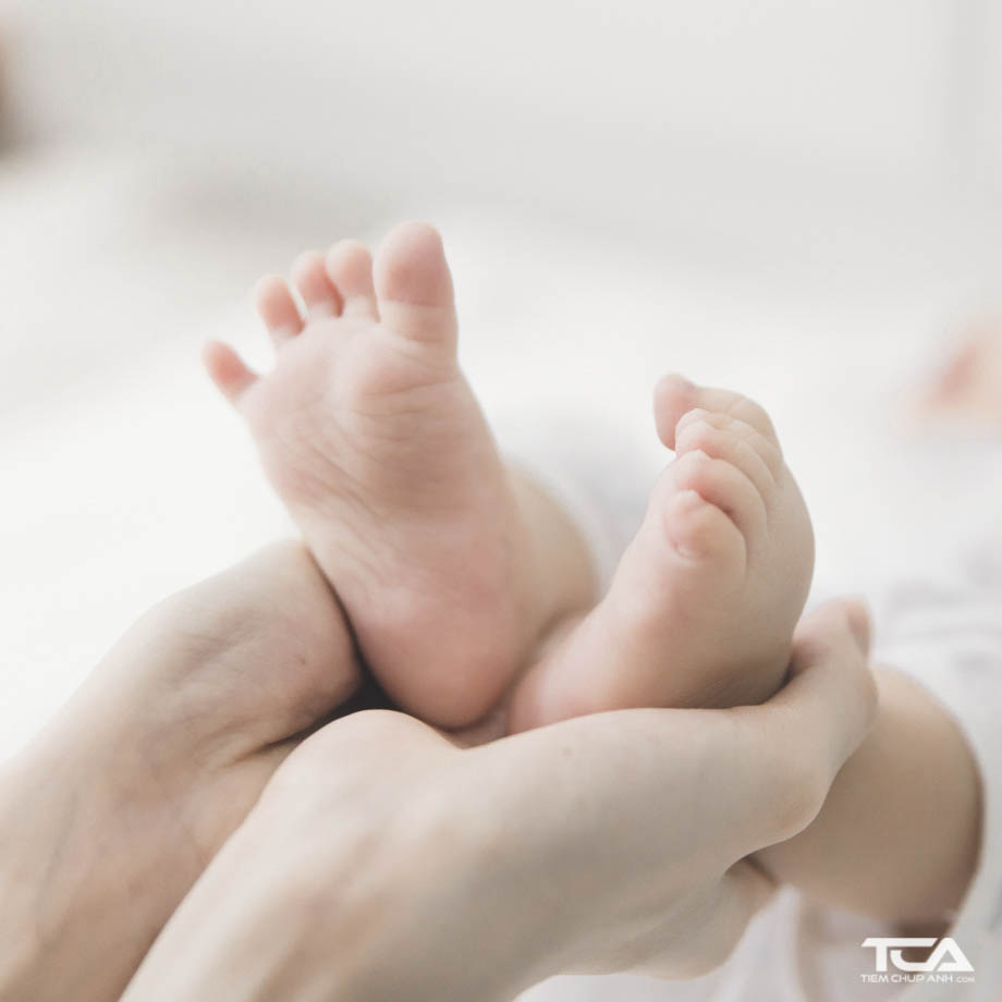 chụp hình sơ sinh cho bé chụp hình bé gái sơ sinh dễ thương nhất