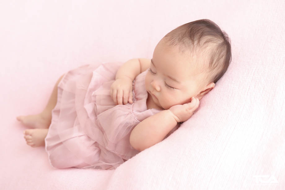 chụp hình sơ sinh cho bé hình ảnh bé gái sơ sinh dễ thương