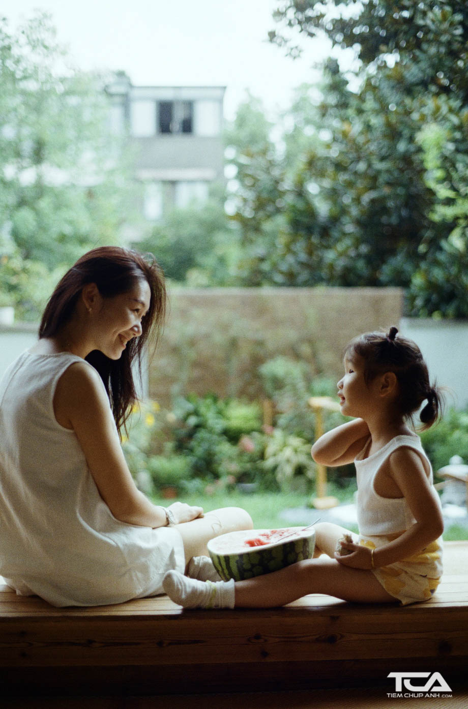chụp hình mẹ và con gái chụp hình mẹ và con gái