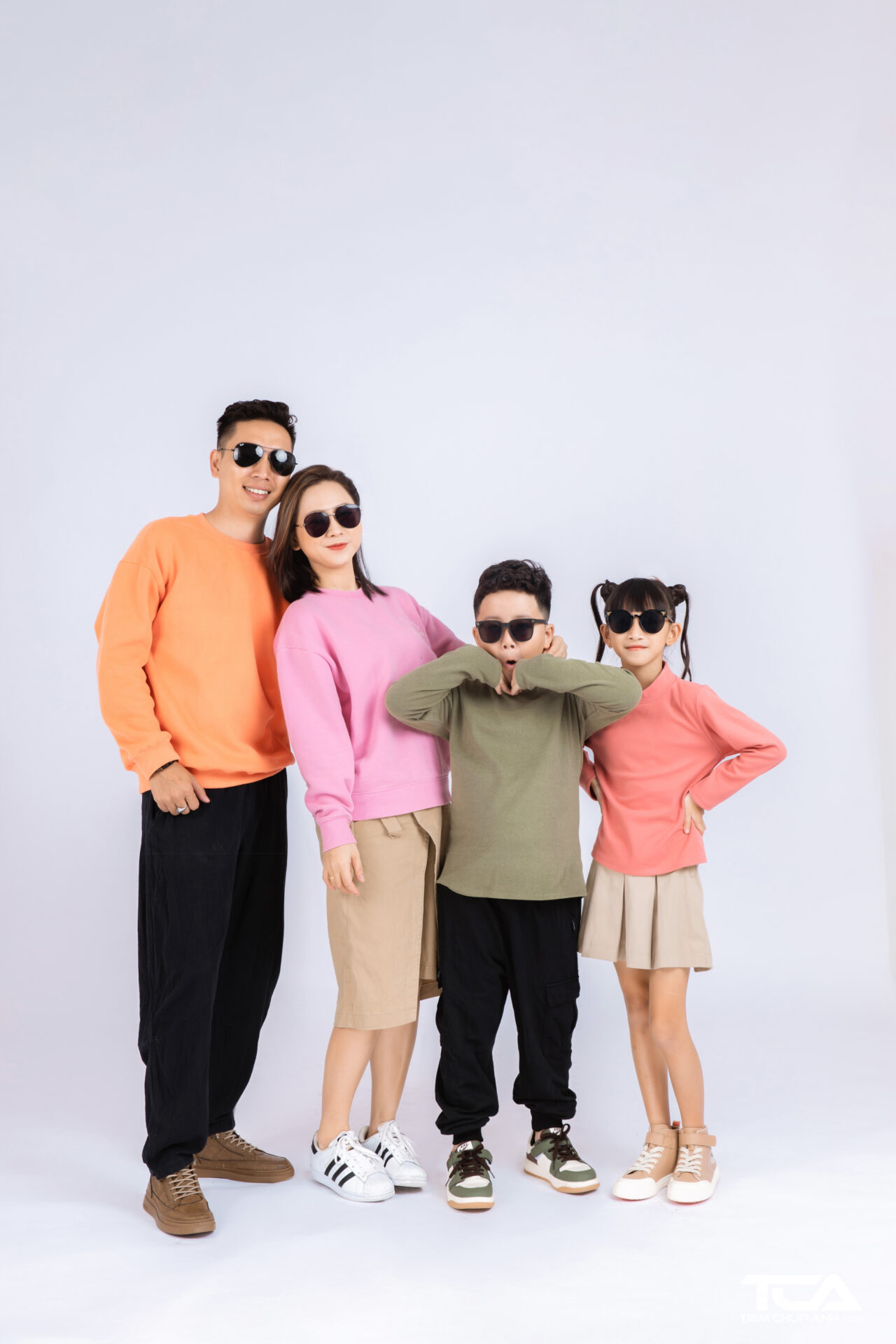 studio chụp hình gia đình đẹp ở tphcm studio chụp hình gia đình đẹp ở tphcm